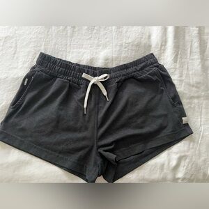 Vuori Halo Performance Shorts Size Small Heather Black